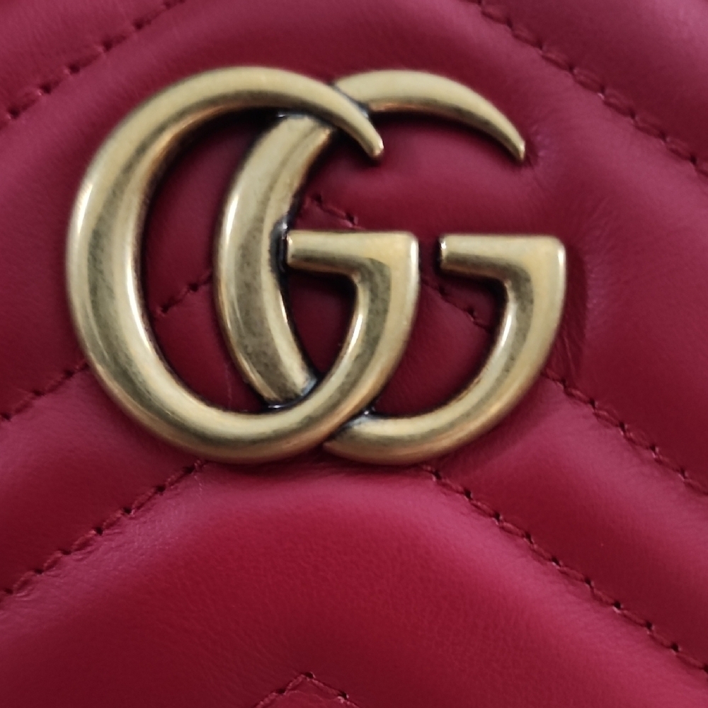 Authentic Gucci Red Quilted Small Crossbody Bag - Picture 2 of 8